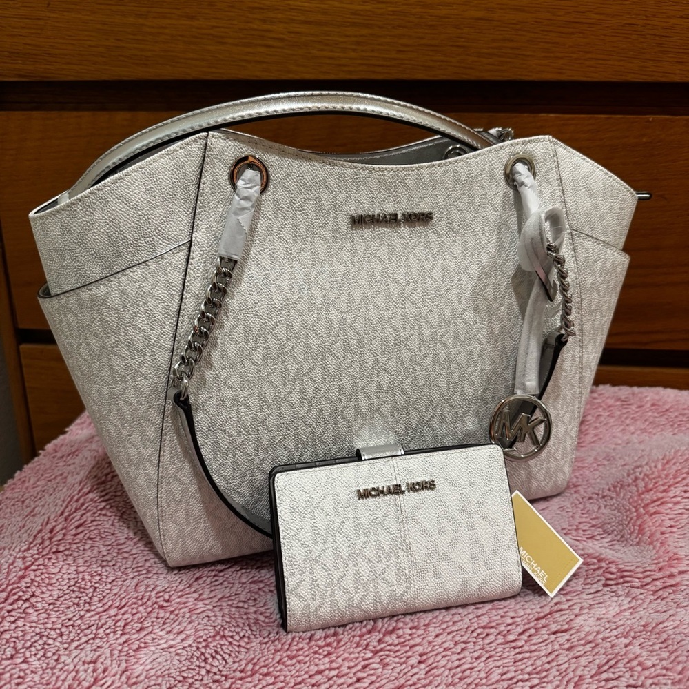 NWT Michael Kors Jet Set Large Logo Shoulder Bag Purse and Wallet Set - Picture 2 of 11